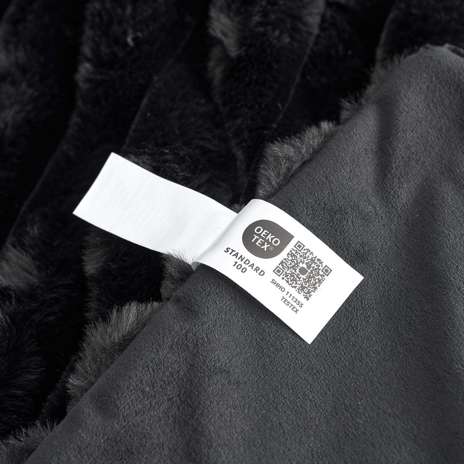 Luxurious Striped Faux Fur Throw Blanket for Cozy Comfort