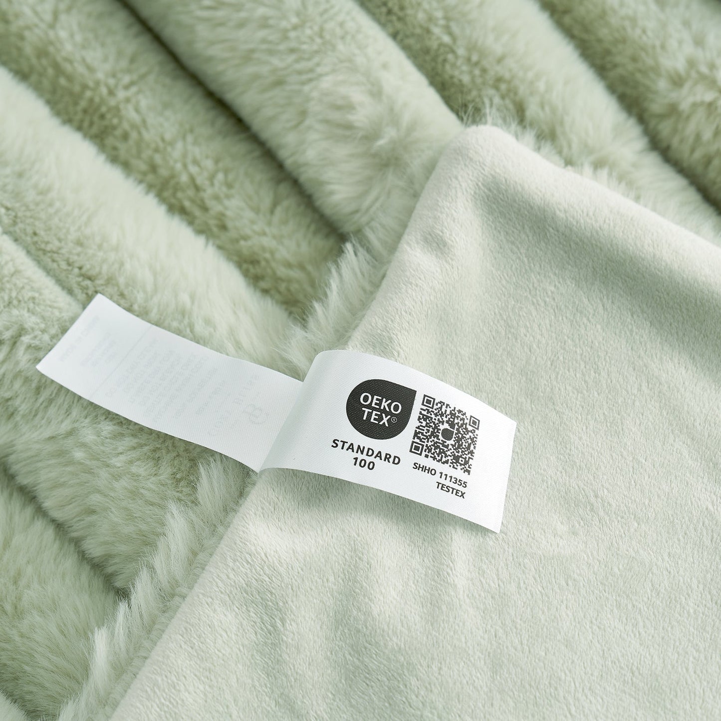 Luxurious Striped Faux Fur Throw Blanket for Cozy Comfort