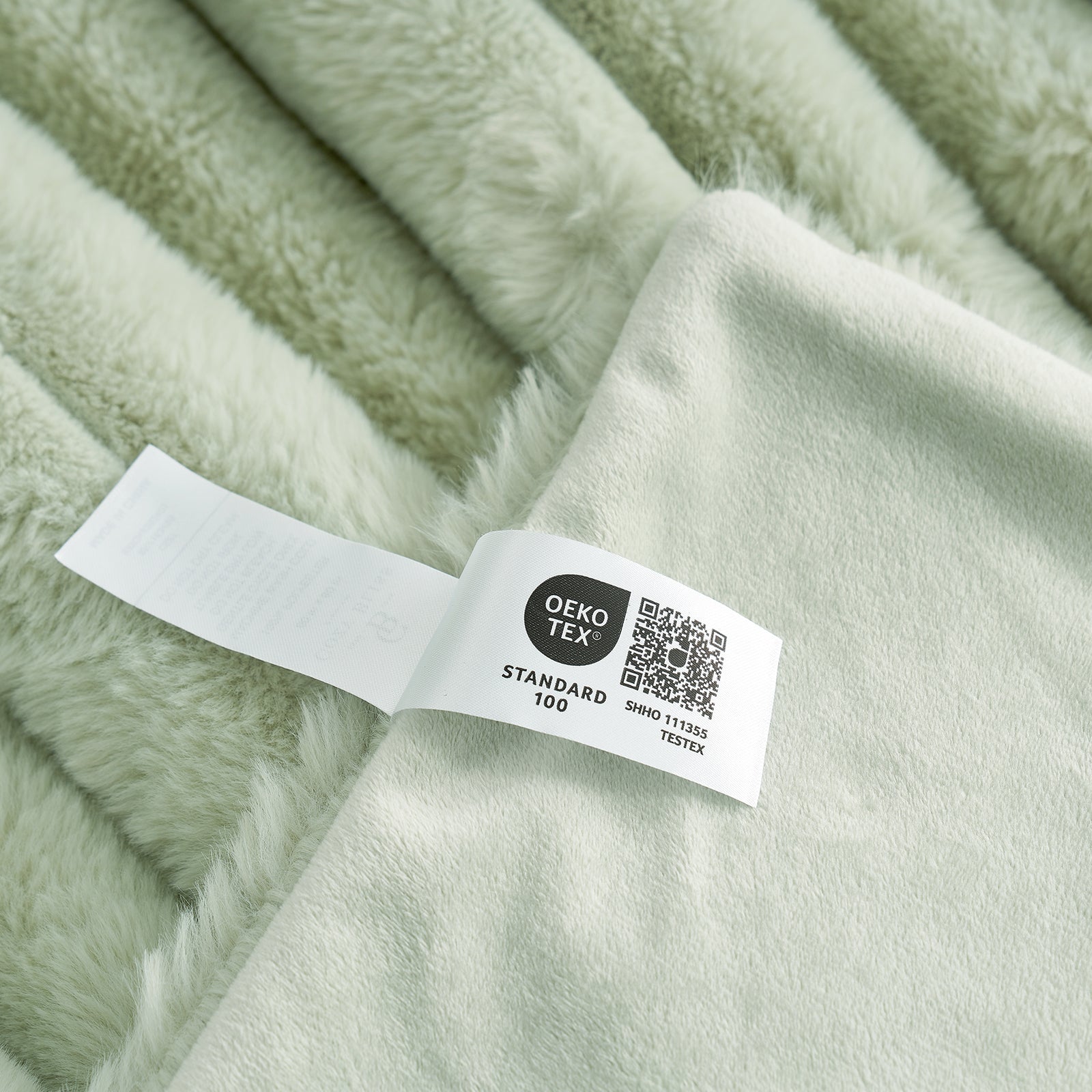 Luxurious Striped Faux Fur Throw Blanket for Cozy Comfort