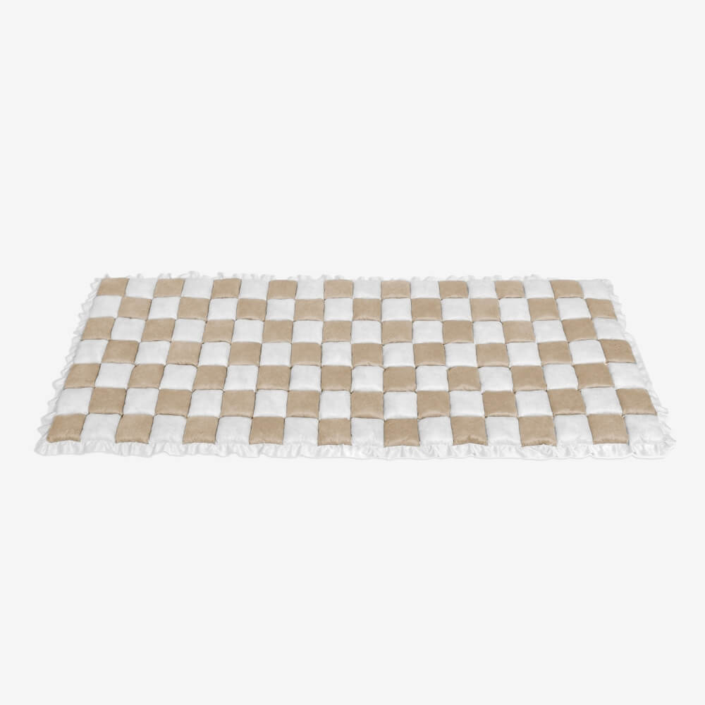 https://cdn.shopify.com/s/files/1/0549/1638/2879/files/Cream-coloredLargePlaidSquareFuzzyPetDogMatBedCouchCover-New_5.jpg?v=1719211548