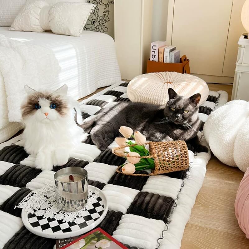 https://cdn.shopify.com/s/files/1/0549/1638/2879/files/Cream-colouredLargePlaidSquarePetMatBedCouch_2_1eee3676-f388-49d7-9da2-1ae779dd8f83.jpg?v=1692257452