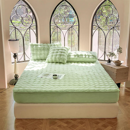 Cozy Plush Bubble Skin-Friendly Warm Fitted Mattress Protector