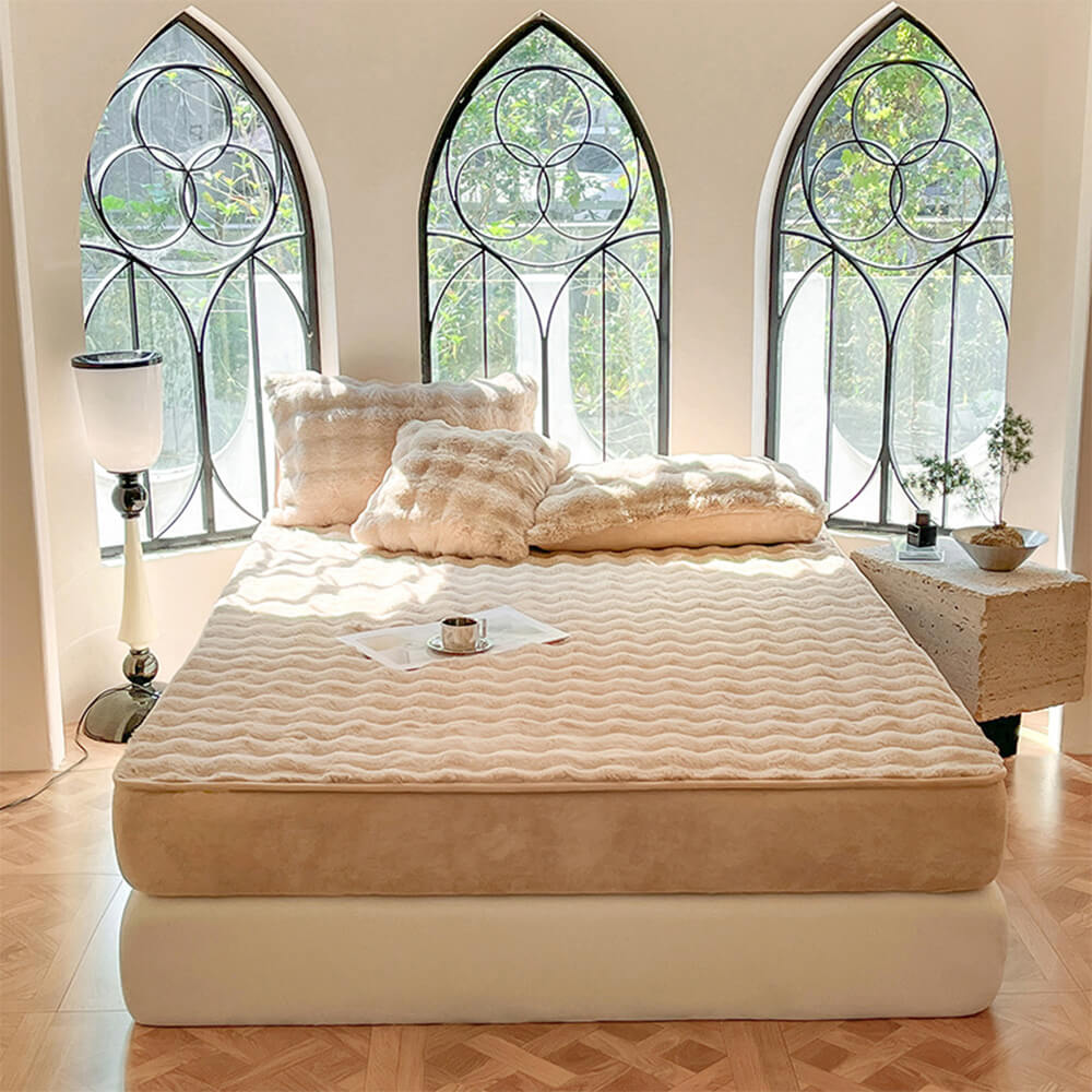 Cozy Plush Bubble Skin-Friendly Warm Fitted Mattress Protector