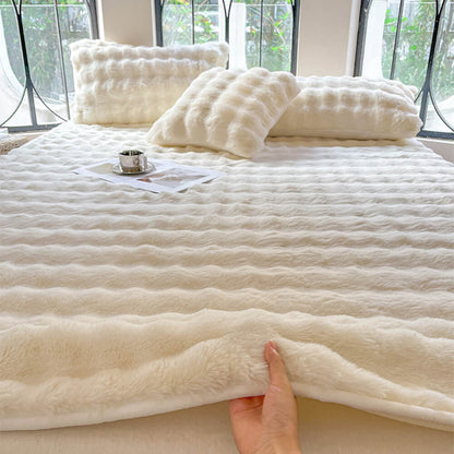 Cozy Plush Bubble Skin-Friendly Warm Fitted Mattress Protector