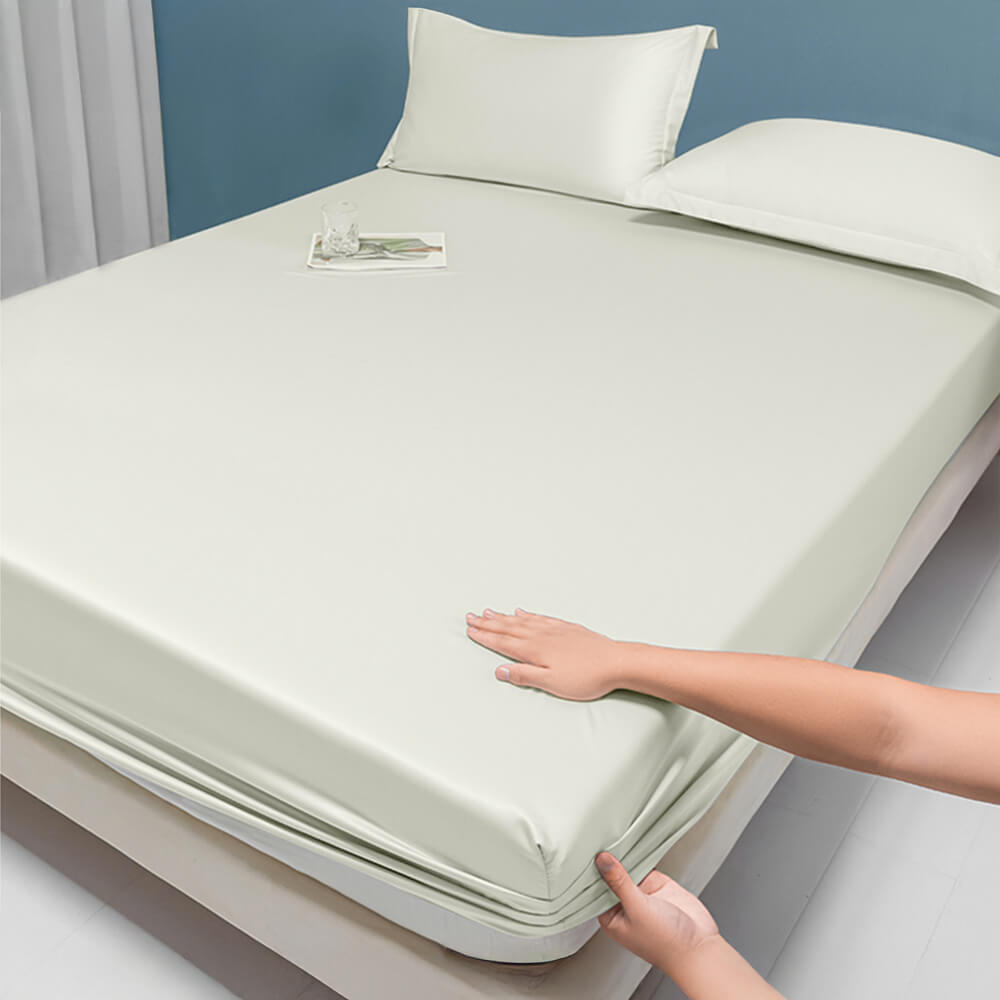 https://cdn.shopify.com/s/files/1/0549/1638/2879/files/FunnyFuzzyPremiumSolidColorSilkyCooling100sLyocellFittedSheet-14.jpg?v=1735900704