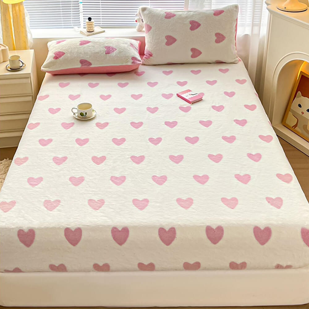 https://cdn.shopify.com/s/files/1/0549/1638/2879/files/FunnyFuzzyStatic-FreeCreamyStretchableMattressCoverPairwithPillowcases-1.jpg?v=1723630974