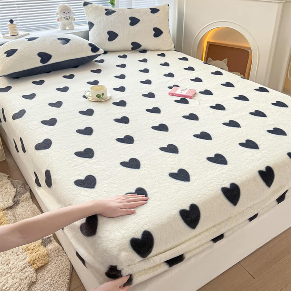 https://cdn.shopify.com/s/files/1/0549/1638/2879/files/FunnyFuzzyStatic-FreeCreamyStretchableMattressCoverPairwithPillowcases-13.jpg?v=1723630974