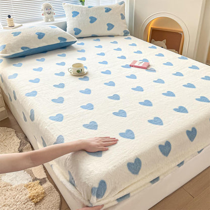 https://cdn.shopify.com/s/files/1/0549/1638/2879/files/FunnyFuzzyStatic-FreeCreamyStretchableMattressCoverPairwithPillowcases-14.jpg?v=1723630974