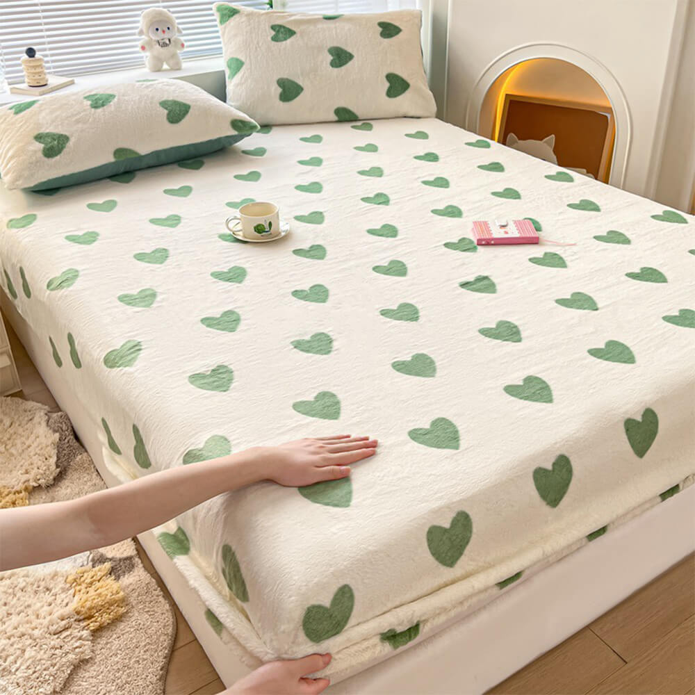 https://cdn.shopify.com/s/files/1/0549/1638/2879/files/FunnyFuzzyStatic-FreeCreamyStretchableMattressCoverPairwithPillowcases-15.jpg?v=1723630974
