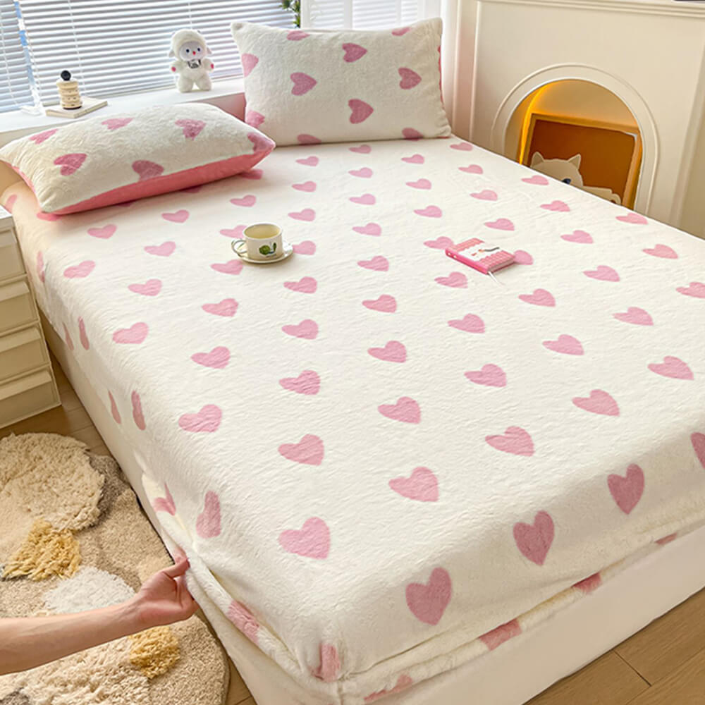 https://cdn.shopify.com/s/files/1/0549/1638/2879/files/FunnyFuzzyStatic-FreeCreamyStretchableMattressCoverPairwithPillowcases-7.jpg?v=1723630974