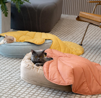 Stylish Leaf Shape Dog Blanket for Cozy Comfort