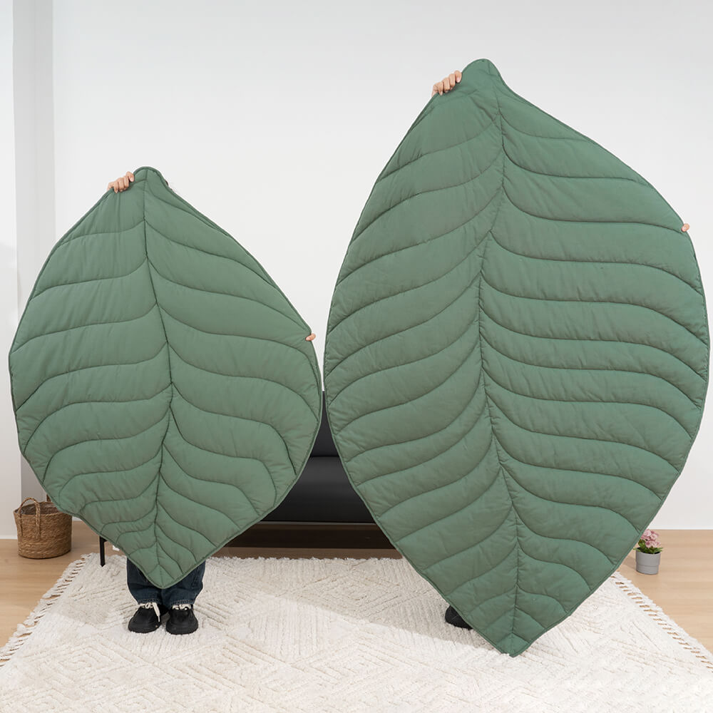 Stylish Leaf Shape Dog Blanket for Cozy Comfort