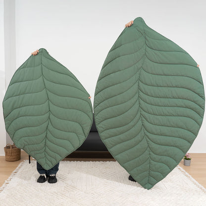 Stylish Leaf Shape Dog Blanket for Cozy Comfort