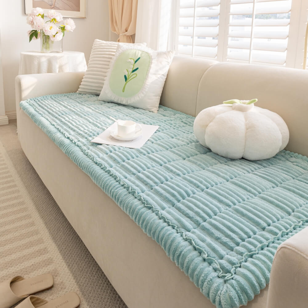 https://cdn.shopify.com/s/files/1/0549/1638/2879/files/LazySoftFlannelBreathablePetMatNon-slipCouchCover-_22.jpg?v=1746524420
