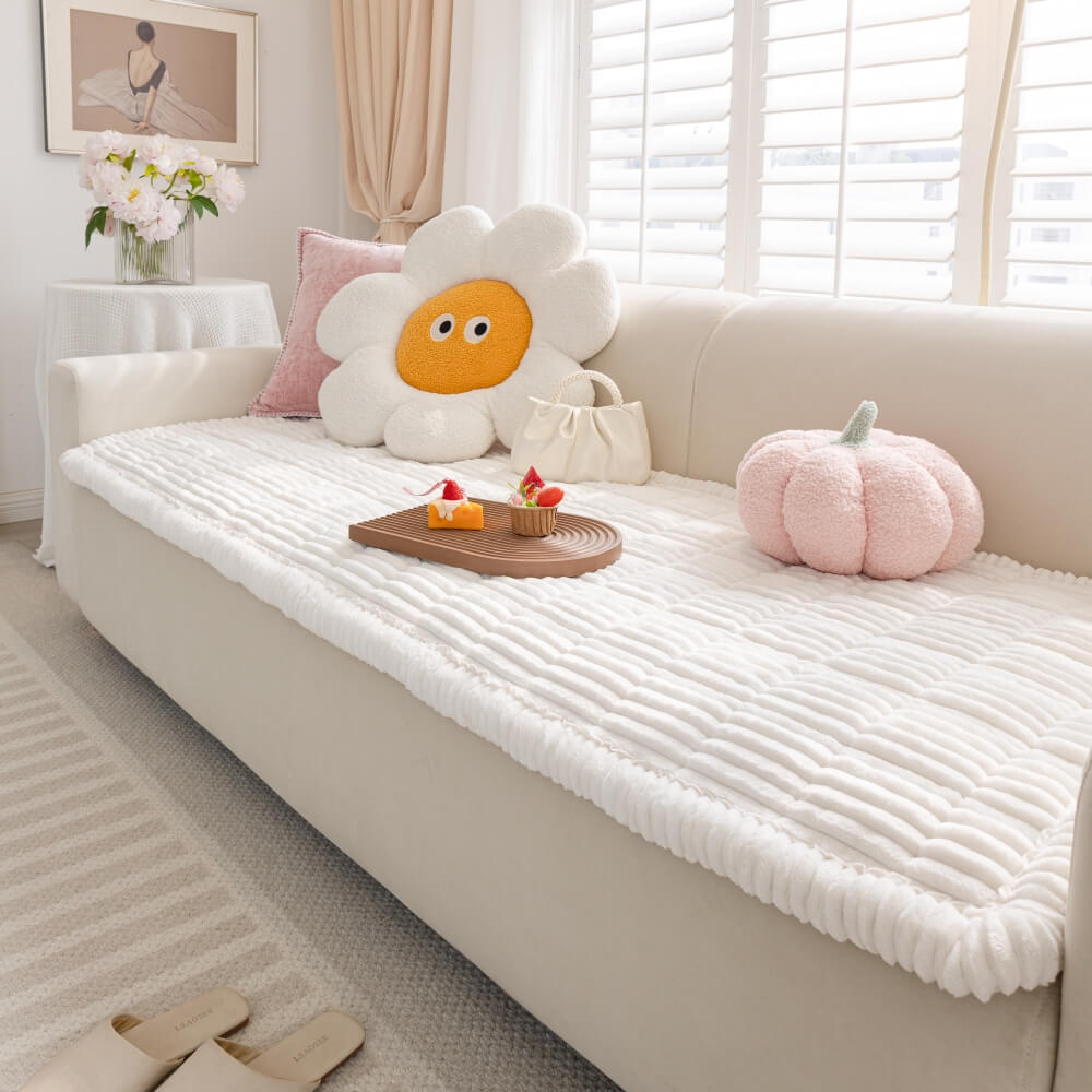 https://cdn.shopify.com/s/files/1/0549/1638/2879/files/LazySoftFlannelBreathablePetMatNon-slipCouchCover-_5.jpg?v=1746524485