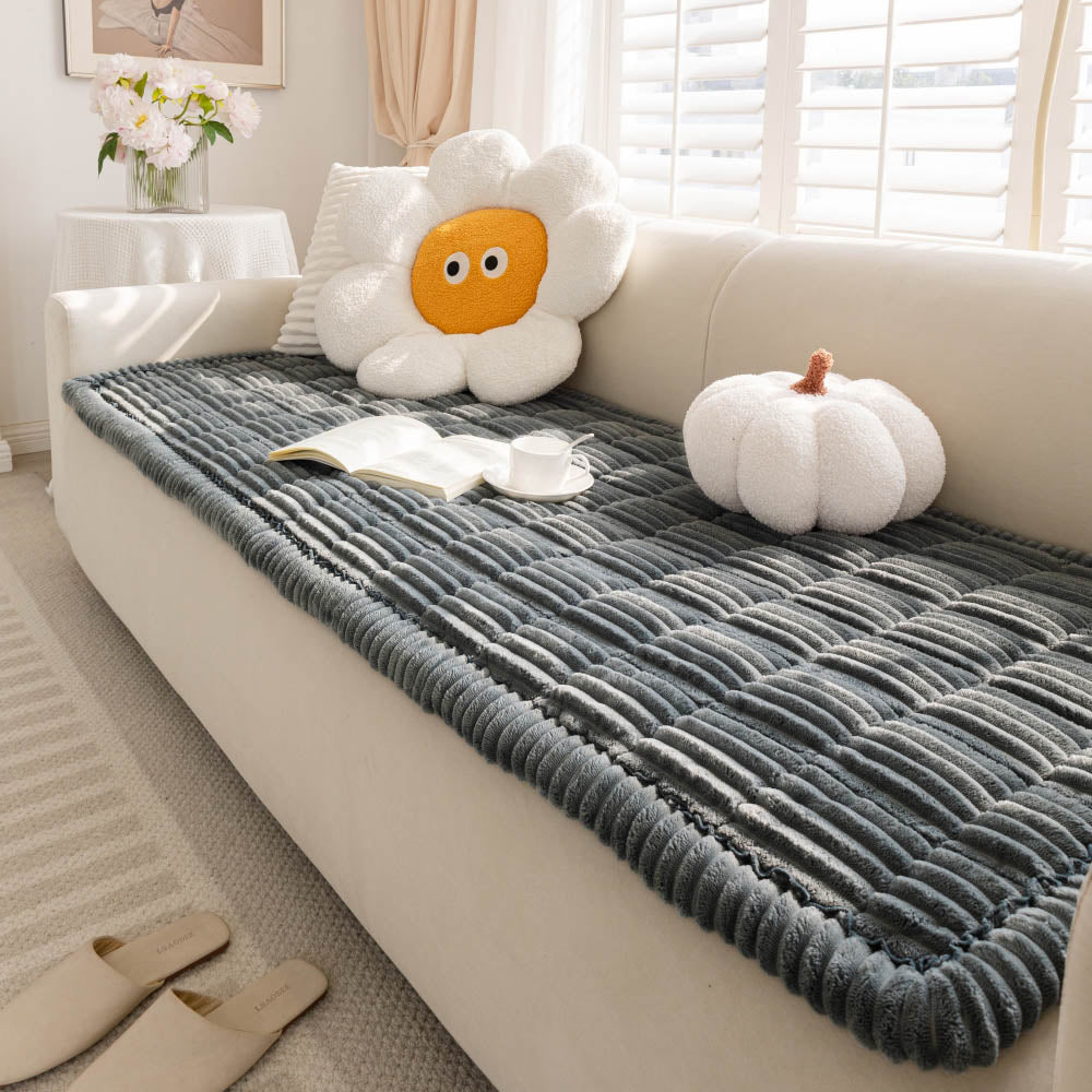 https://cdn.shopify.com/s/files/1/0549/1638/2879/files/Lazy_Soft_Flannel_Breathable_Pet_Mat_Non-slip_Couch_Cover-_8.jpg?v=1745397823