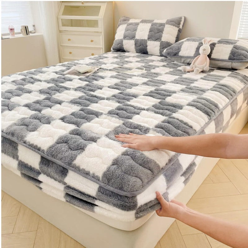 Checkered Milk Velvet Fitted Sheet