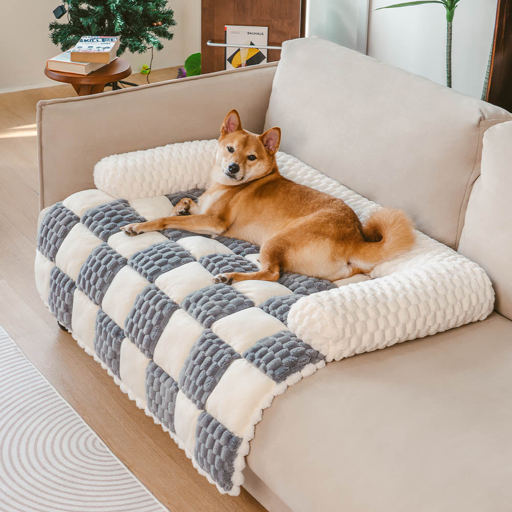 https://cdn.shopify.com/s/files/1/0549/1638/2879/files/PlaidCozySofaProtectorDogMat-SnugPad_8.jpg?v=1730446181