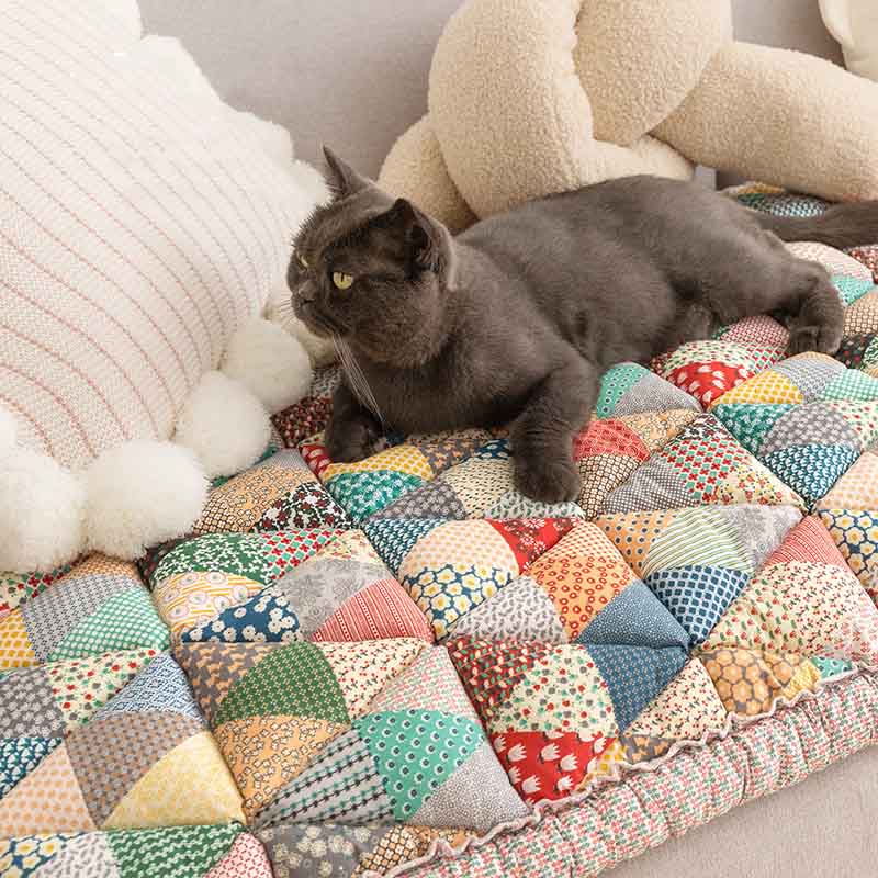 Elegant Garden Chic Cotton Couch Cover for Pet Protection