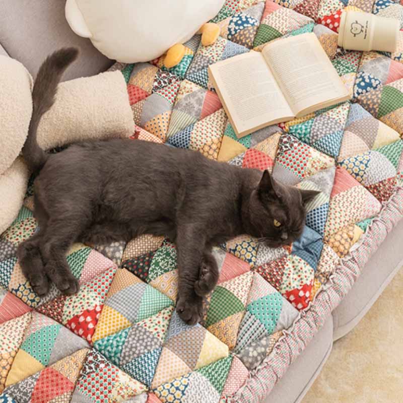 Elegant Garden Chic Cotton Couch Cover for Pet Protection