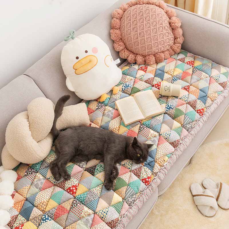 Elegant Garden Chic Cotton Couch Cover for Pet Protection