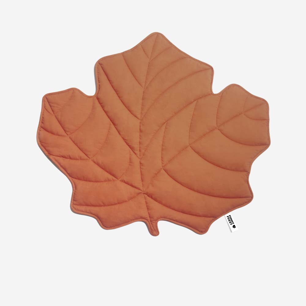 Stylish Leaf Shape Dog Blanket for Cozy Comfort