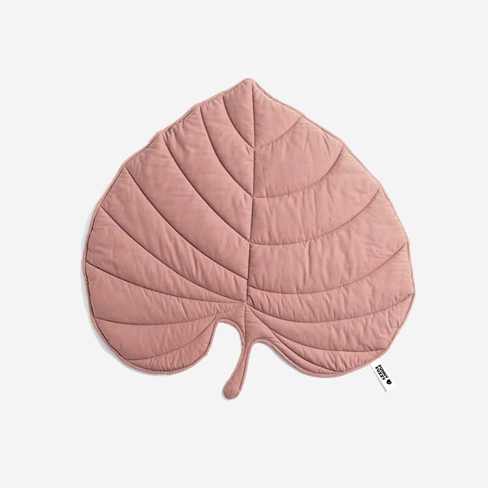 Stylish Leaf Shape Dog Blanket for Cozy Comfort
