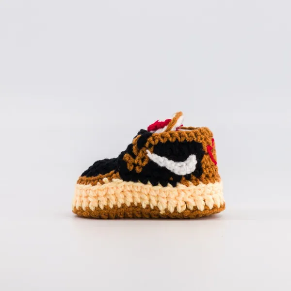 Swoosh Kicks